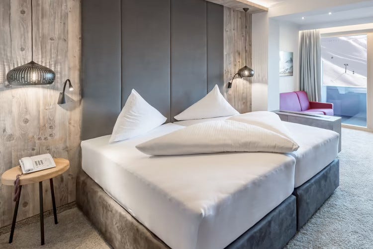 Una stanza dell'Hotel Riml (foto sito Hotel Riml) Relax e benessere, i nuovi alloggi in Tirolo per la stagione invernale